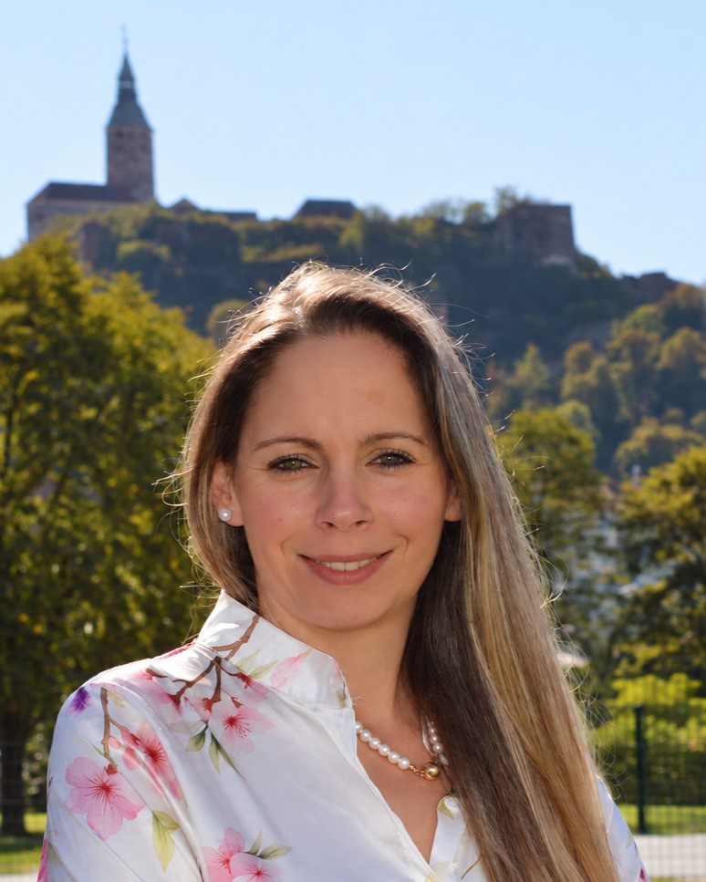 Höfler Angelika
